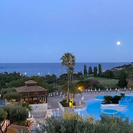 בית נופש Maison Du Hameau Cap Esterel Saint-Raphaël