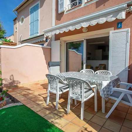 בית נופש Maison Du Hameau Cap Esterel